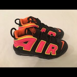 nike air more uptempo Hot Punch Sz 8.5 women